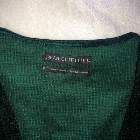 Urban Outfitters Green Glitter Vneck Velvet Top - Picture 4 of 5